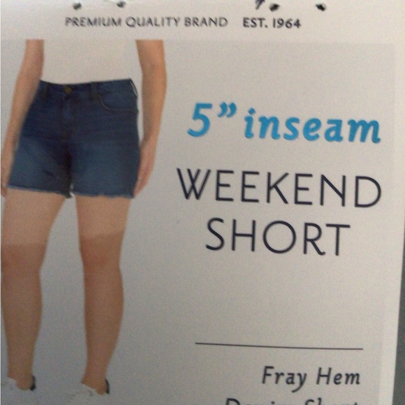 Seven7 jean shorts - Picture 5 of 5